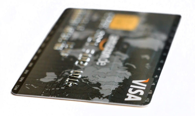 Read more about the article How to Build Good Credit: 5 Useful Tips for Students